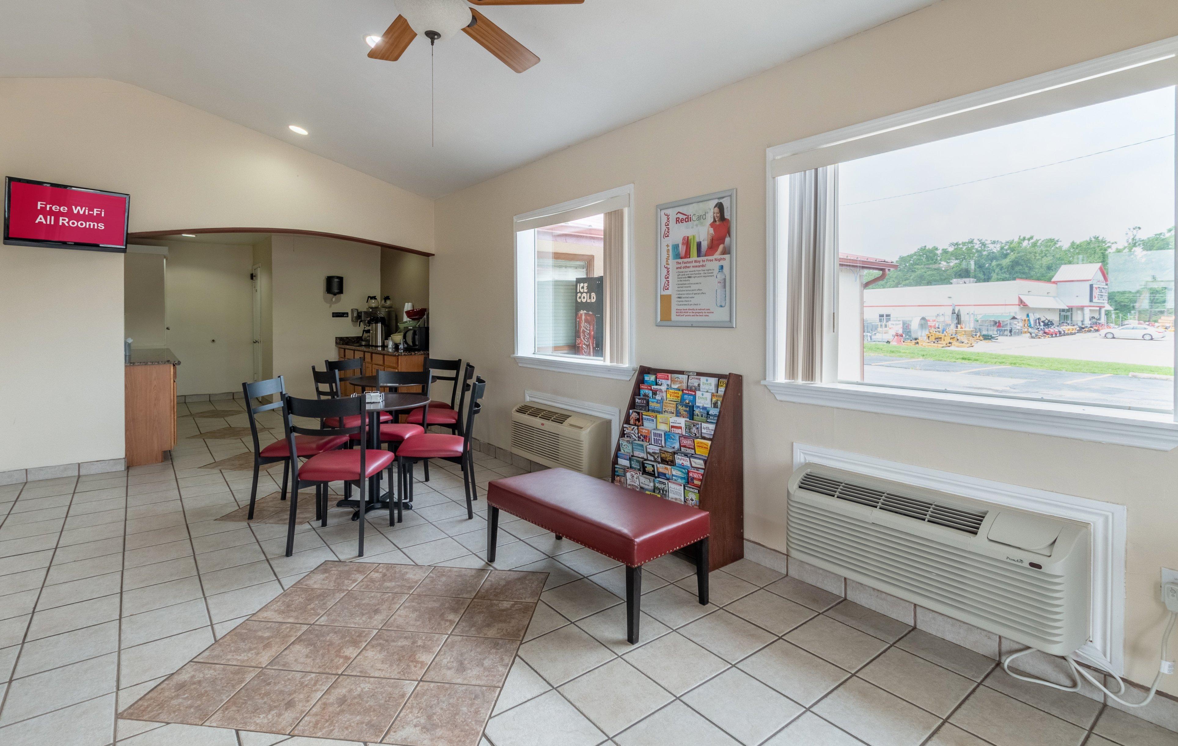 Red Roof Inn Buffalo, Tx Екстериор снимка