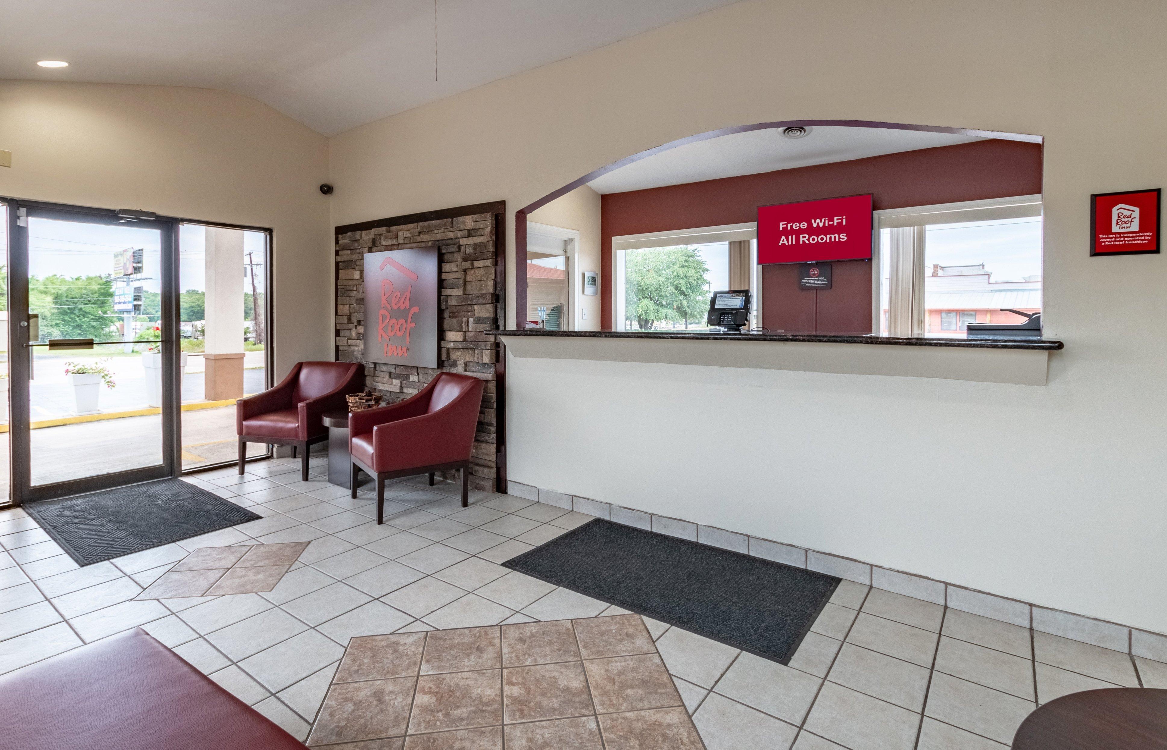 Red Roof Inn Buffalo, Tx Екстериор снимка