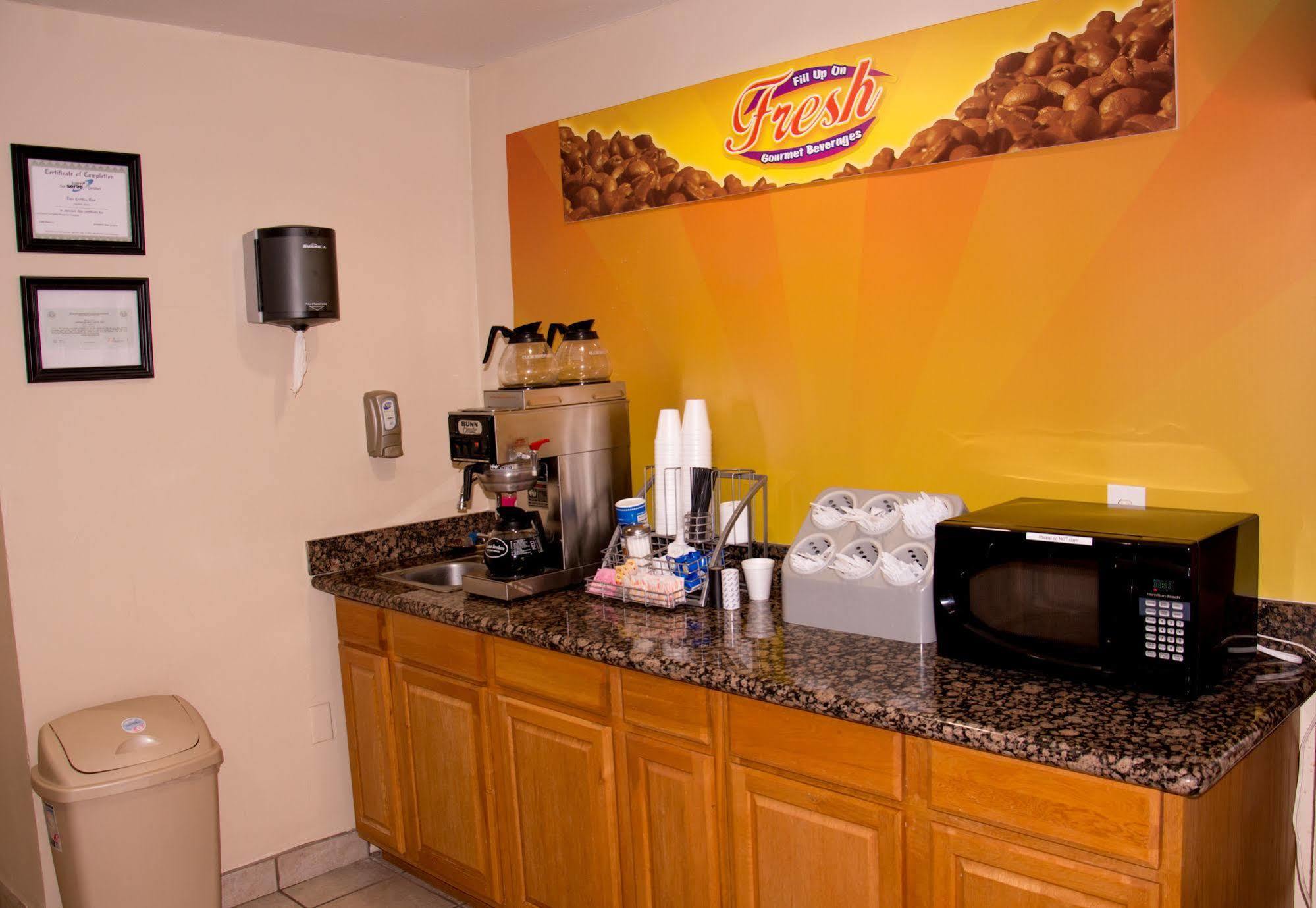 Red Roof Inn Buffalo, Tx Екстериор снимка