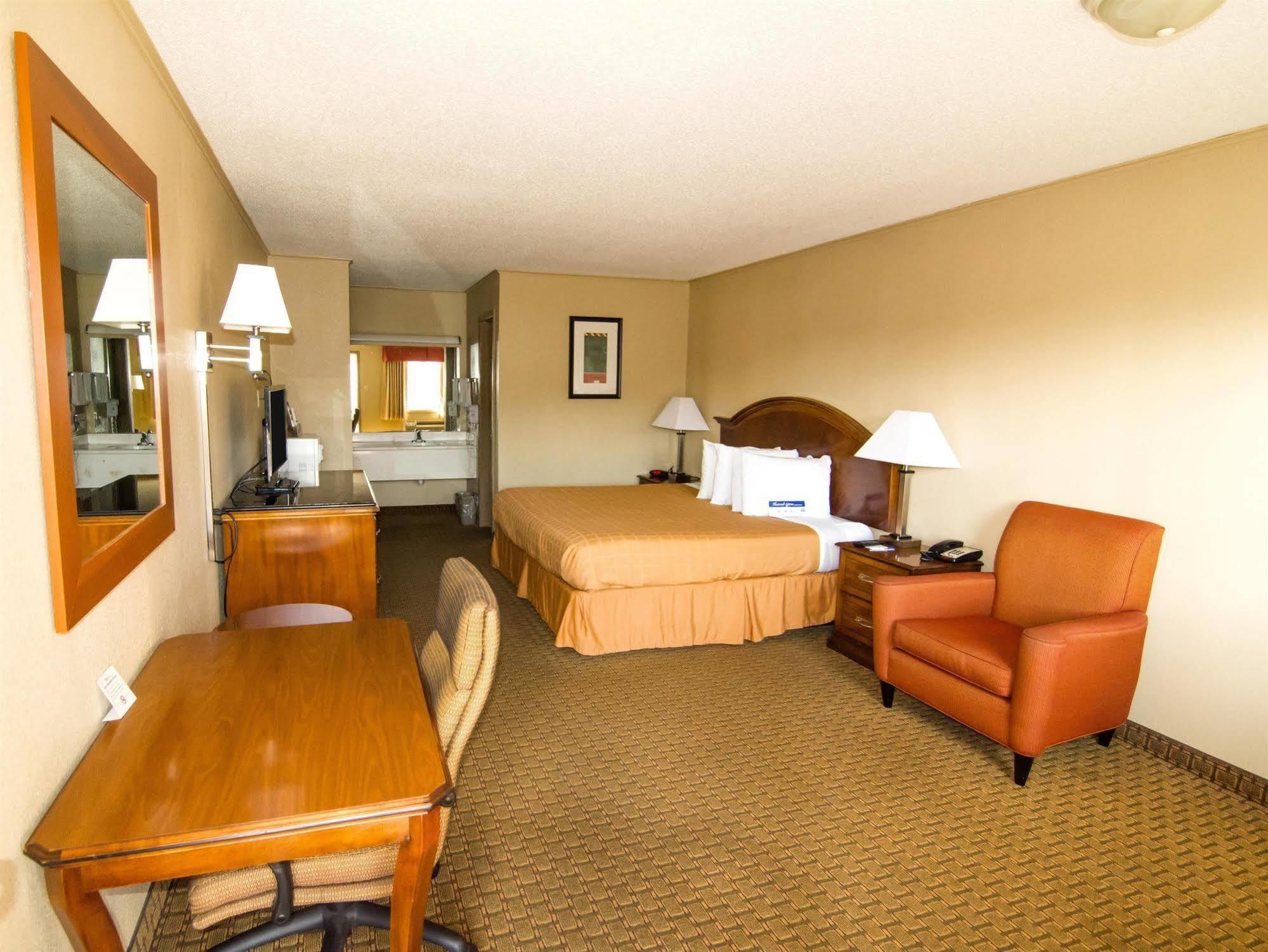 Red Roof Inn Buffalo, Tx Екстериор снимка