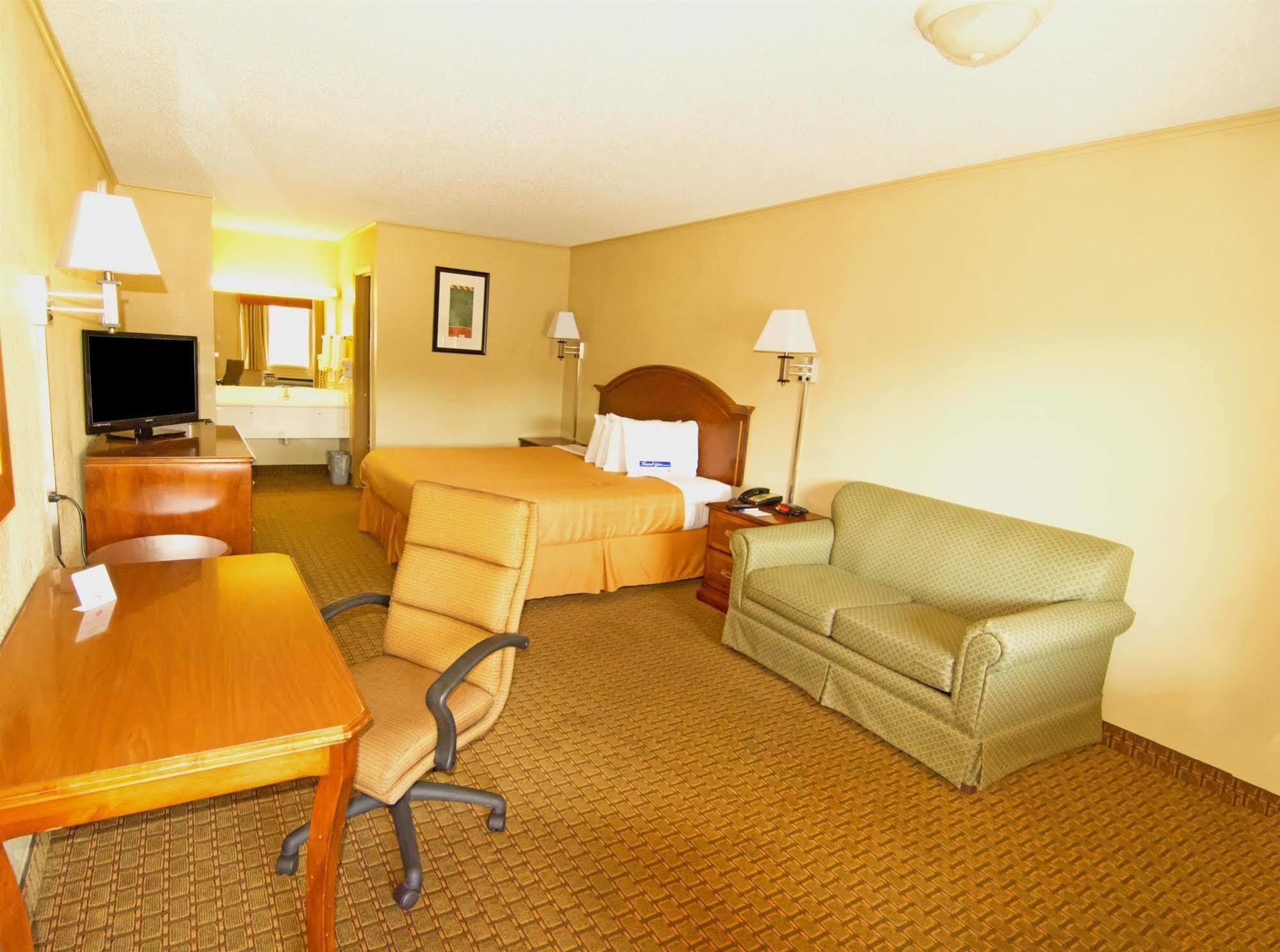Red Roof Inn Buffalo, Tx Екстериор снимка